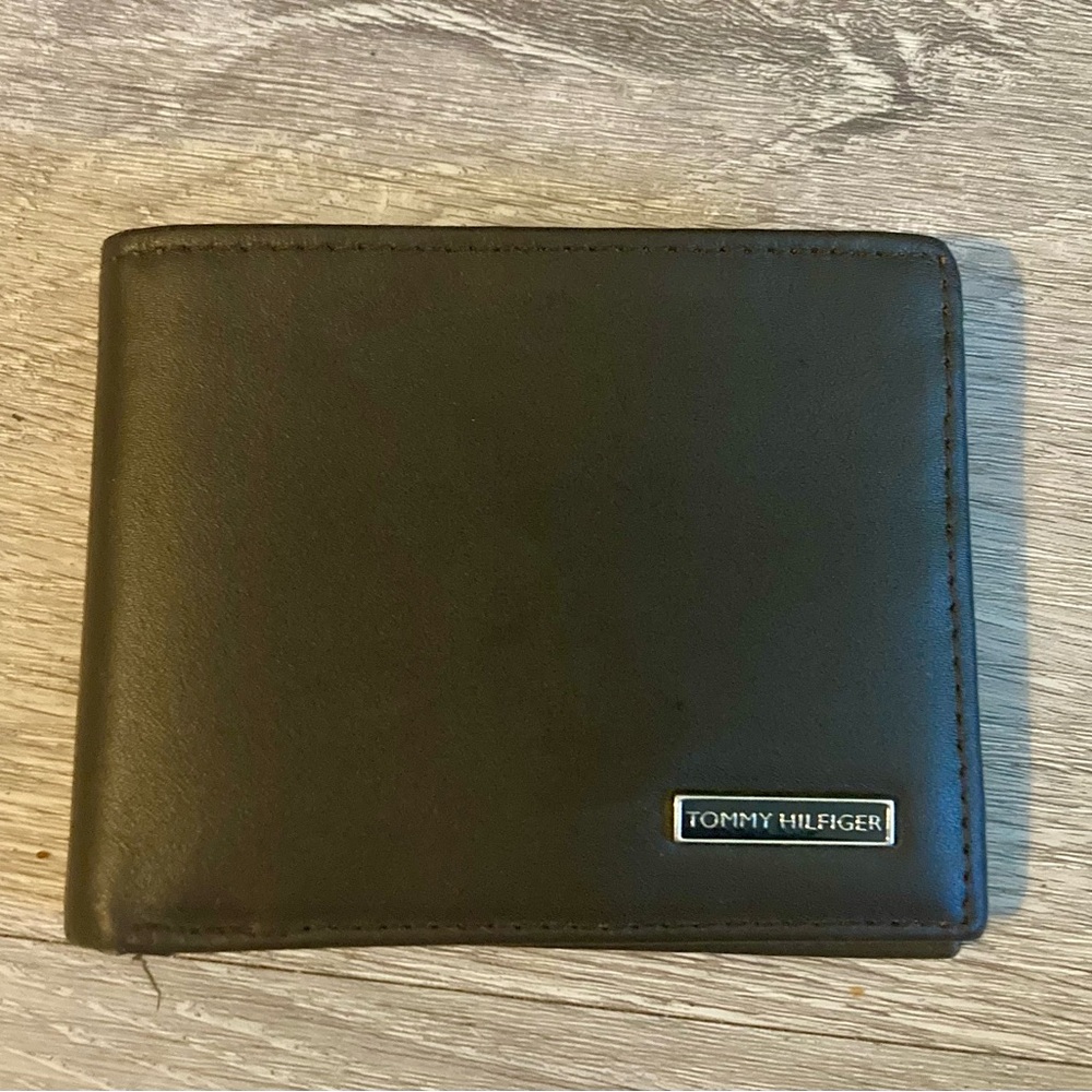 Tommy Hilfiger Black Leather Card Holder Wallet